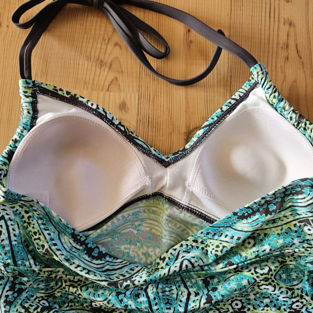 Liz Lange Maternity Swim Tankini Top - Picture 3 of 7